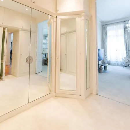 Somptueux Avec Jacuzzi - Champs Elysees Apartment *